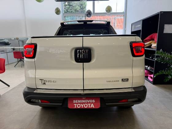 FIAT TORO 2.0 16V TURBO DIESEL VOLCANO 4WD AT9 FIAT TORO 2.0 16V TURBO DIESEL VOLCANO 4WD AT9